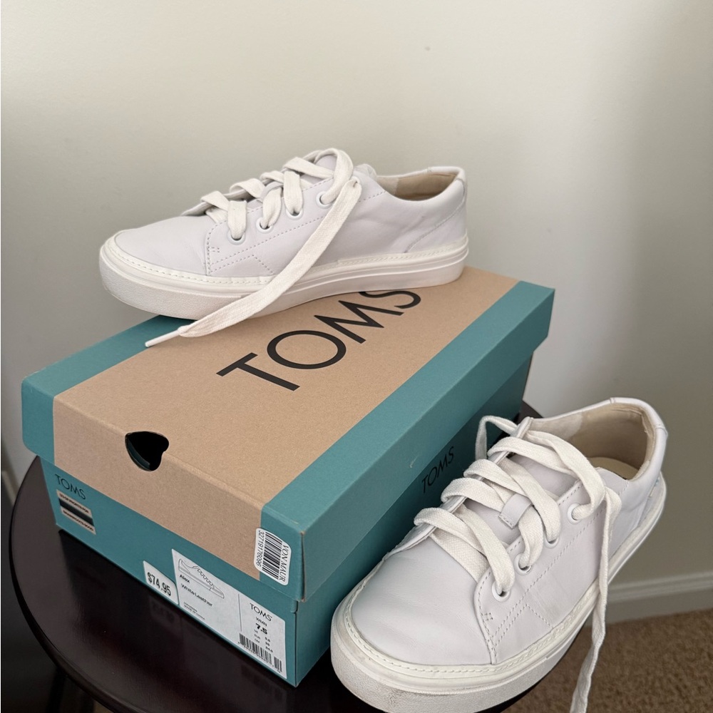 TOMS White Casual Canvas Sneakers - Picture 2 of 6
